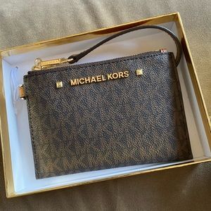 Michael kors wristlet